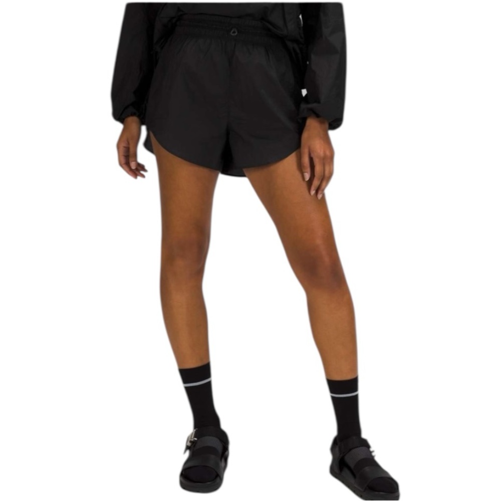 NWOT LULULEMON Step Out Black Packable High Rise 3" Shorts Size 12 - Picture 2 of 14